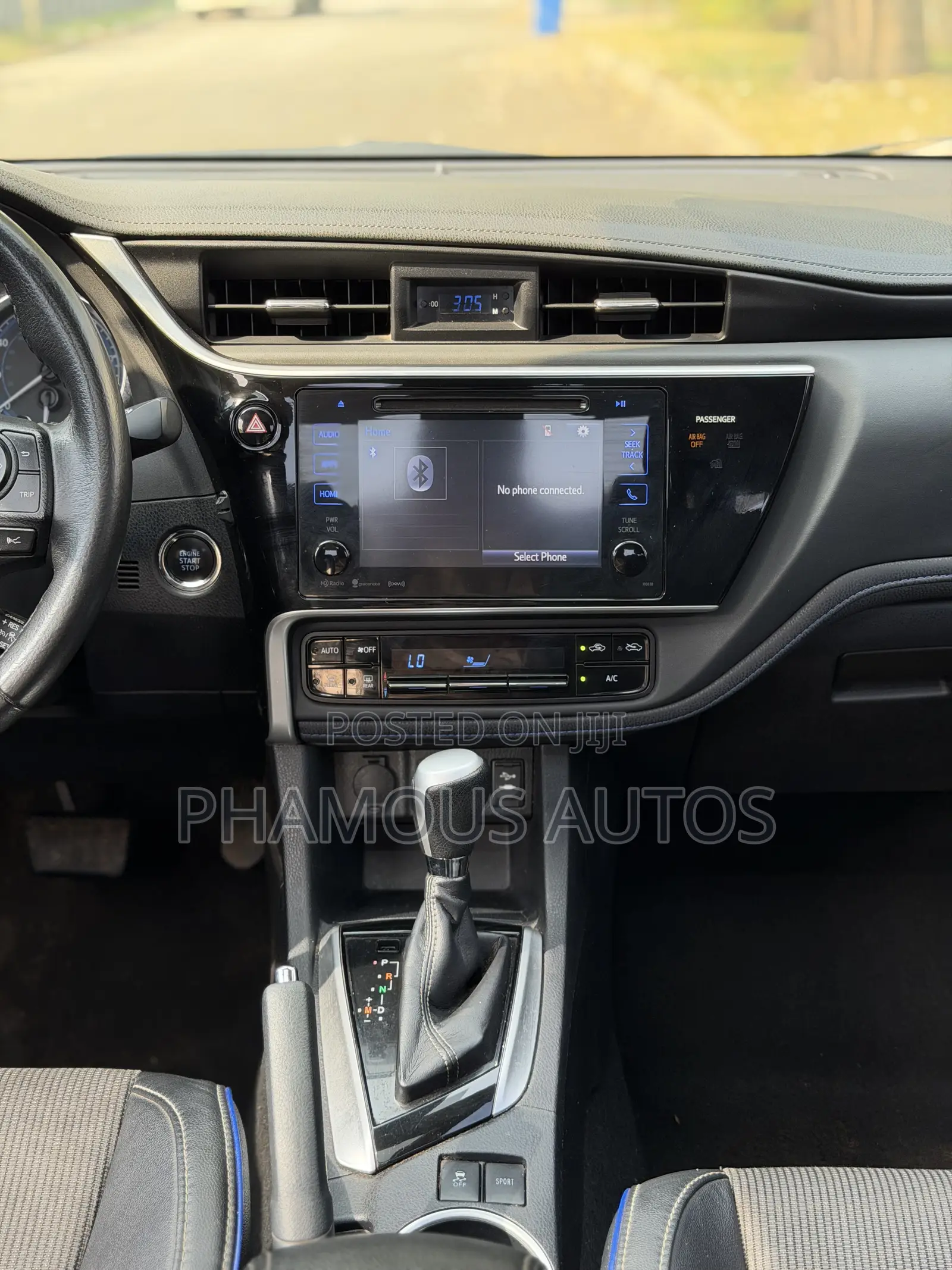 Toyota Corolla SE Special Edition 4dr Sedan (1.8L 4cyl CVT) 2017 Gray