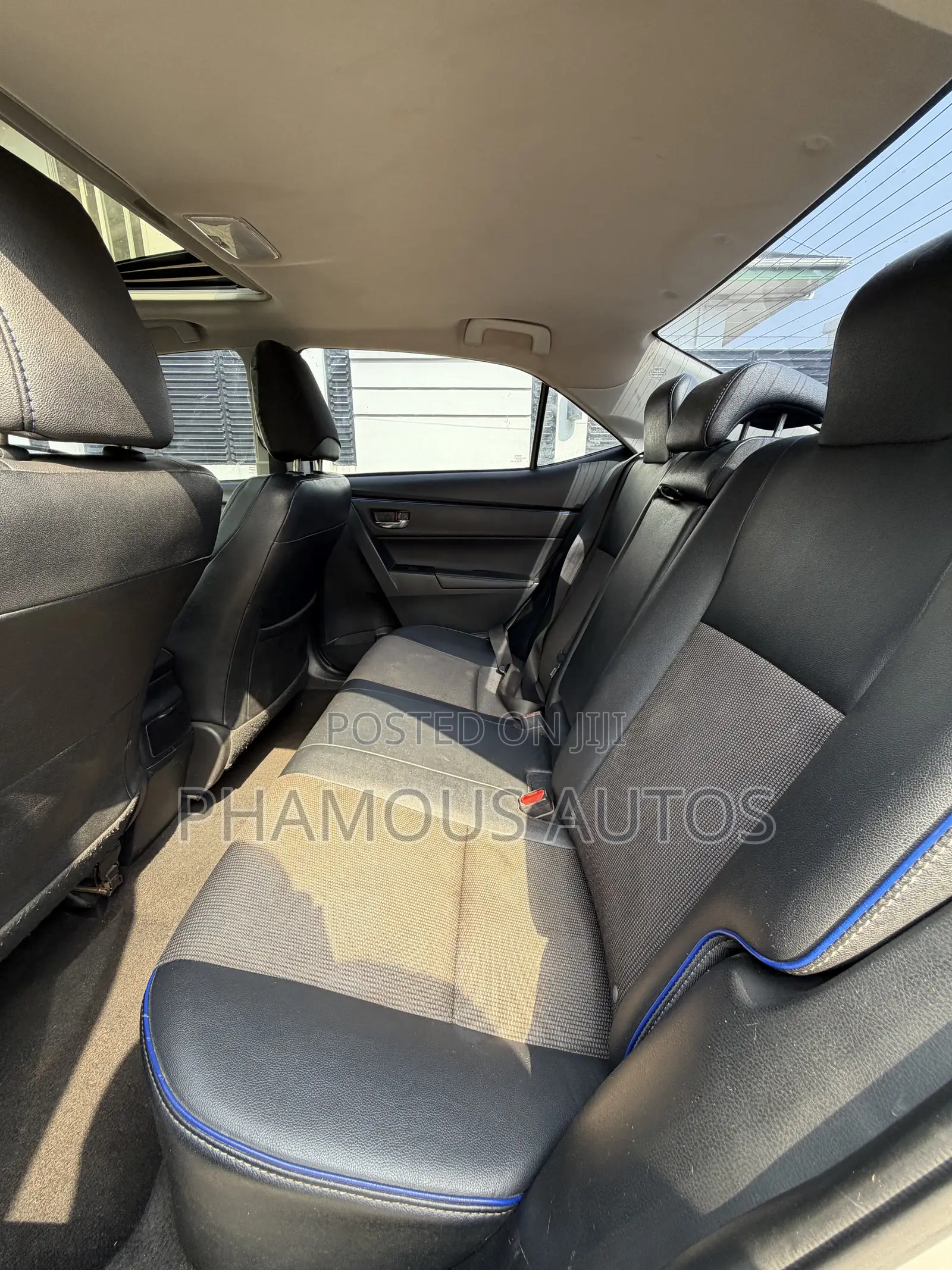 Toyota Corolla SE Special Edition 4dr Sedan (1.8L 4cyl CVT) 2017 Gray