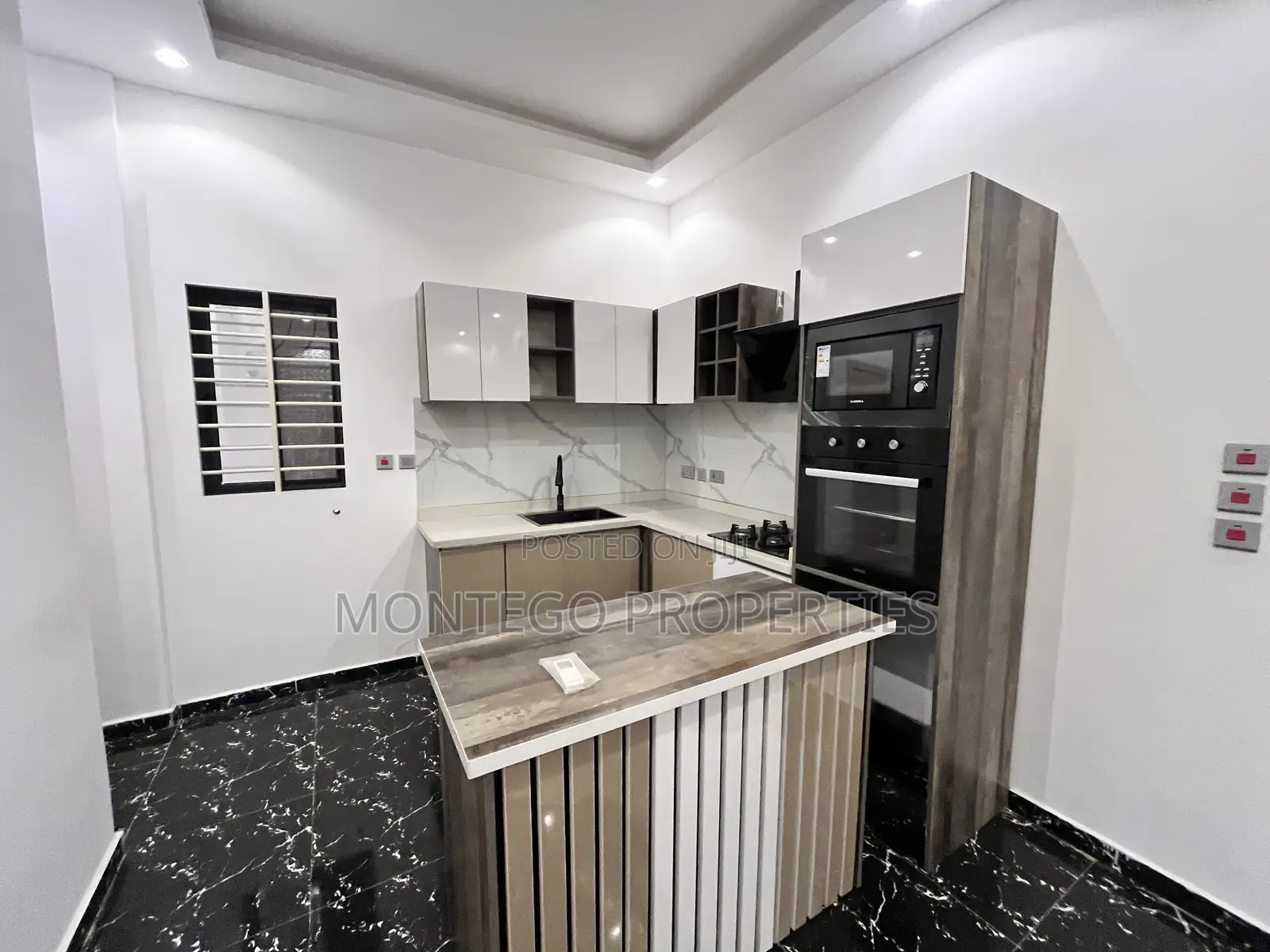 2bdrm Duplex in Adjiringanor, School Junction for sale