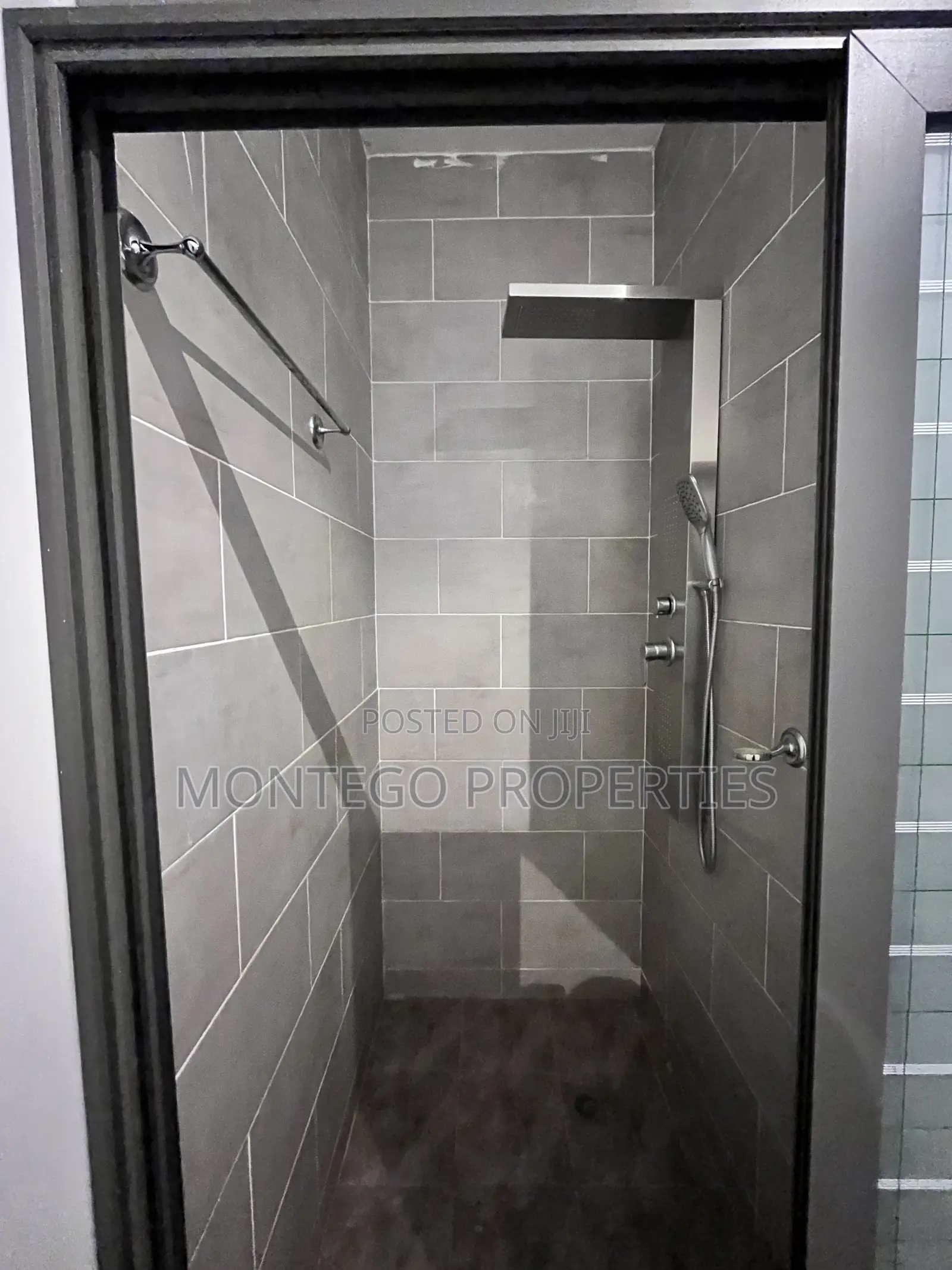 2bdrm Duplex in Adjiringanor, School Junction for sale