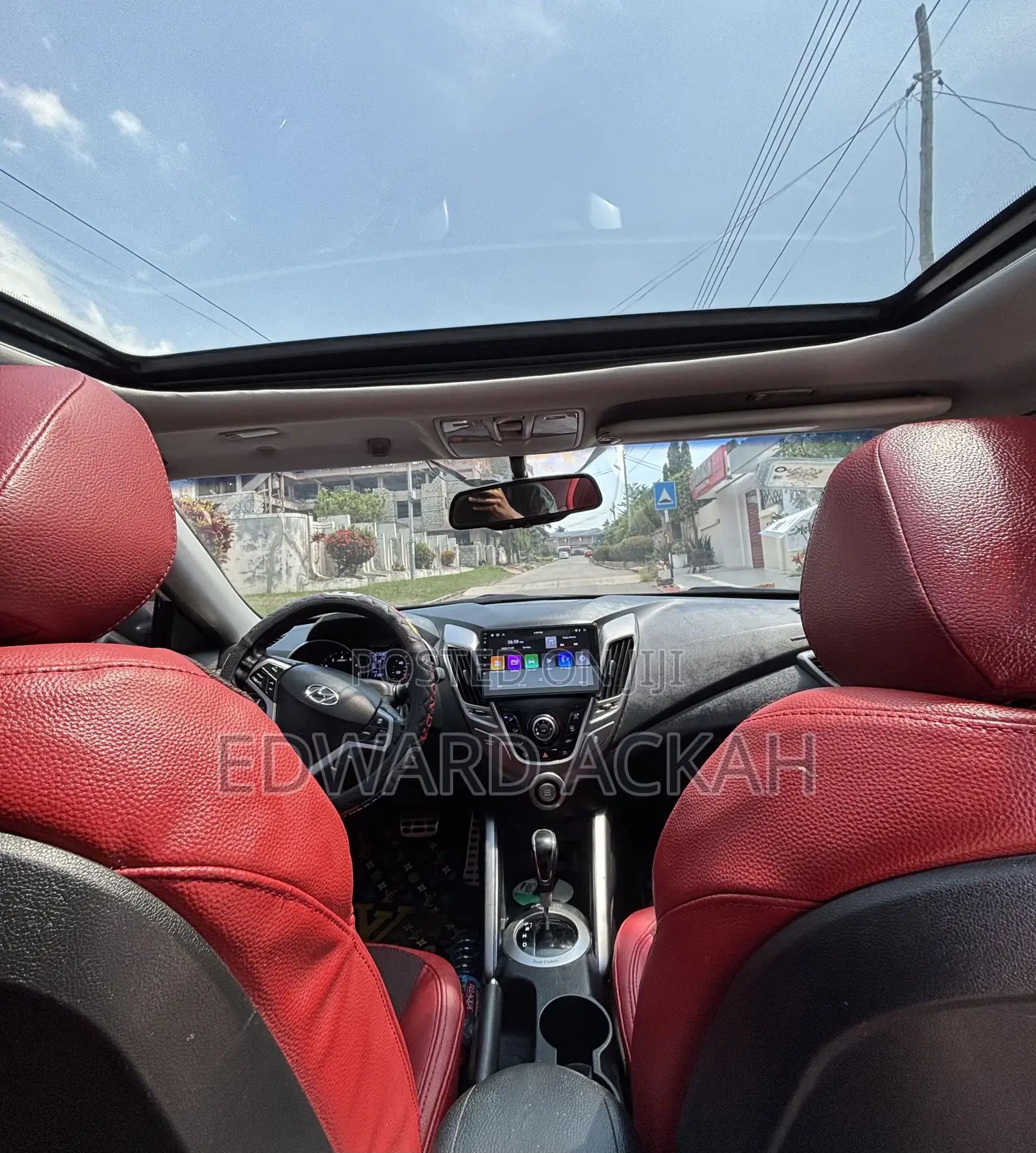 Hyundai Veloster 3dr Hatchback w/Red Interior (1.6L 4cyl 6AM) 2014