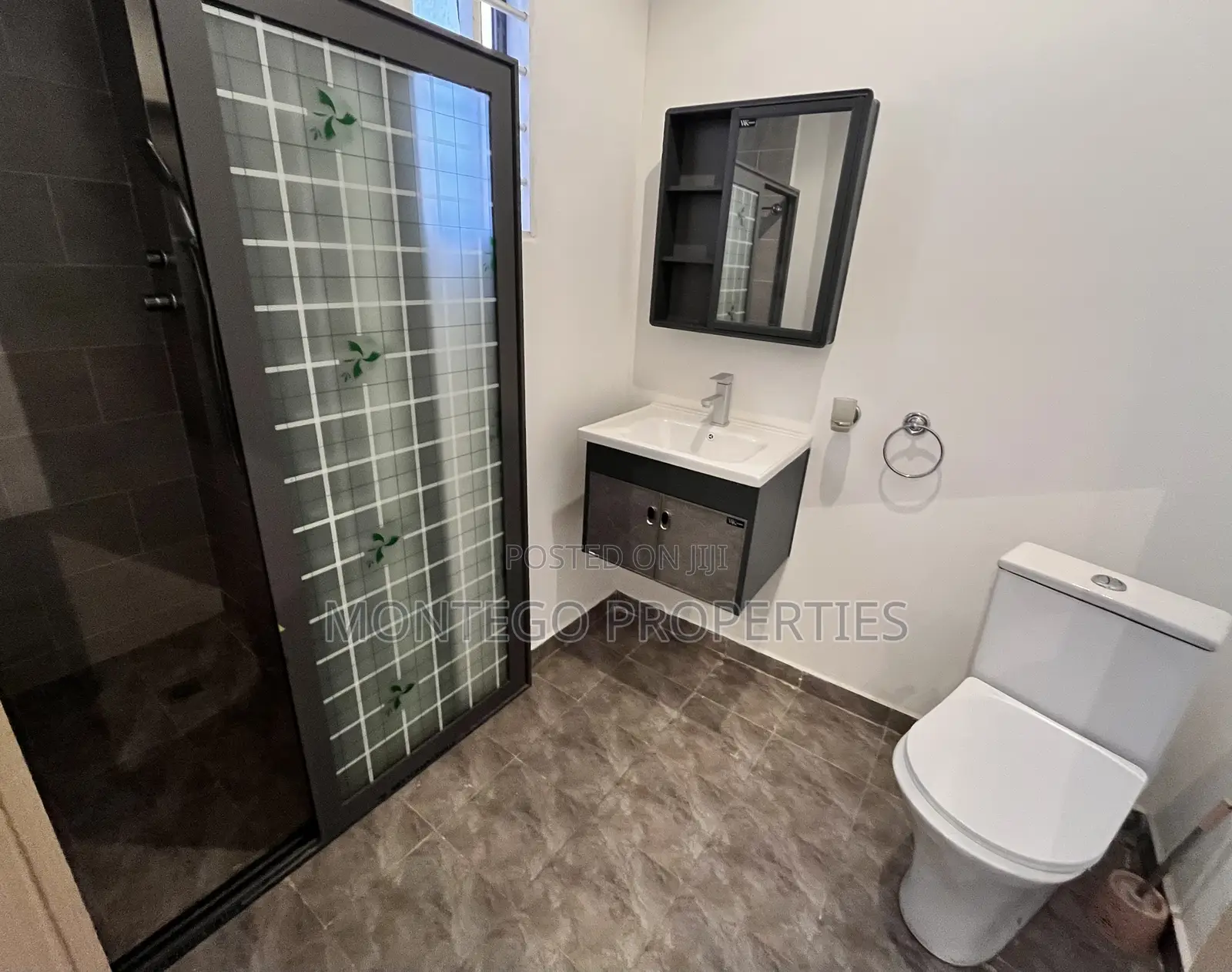 2bdrm Duplex in Adjiringanor, School Junction for sale