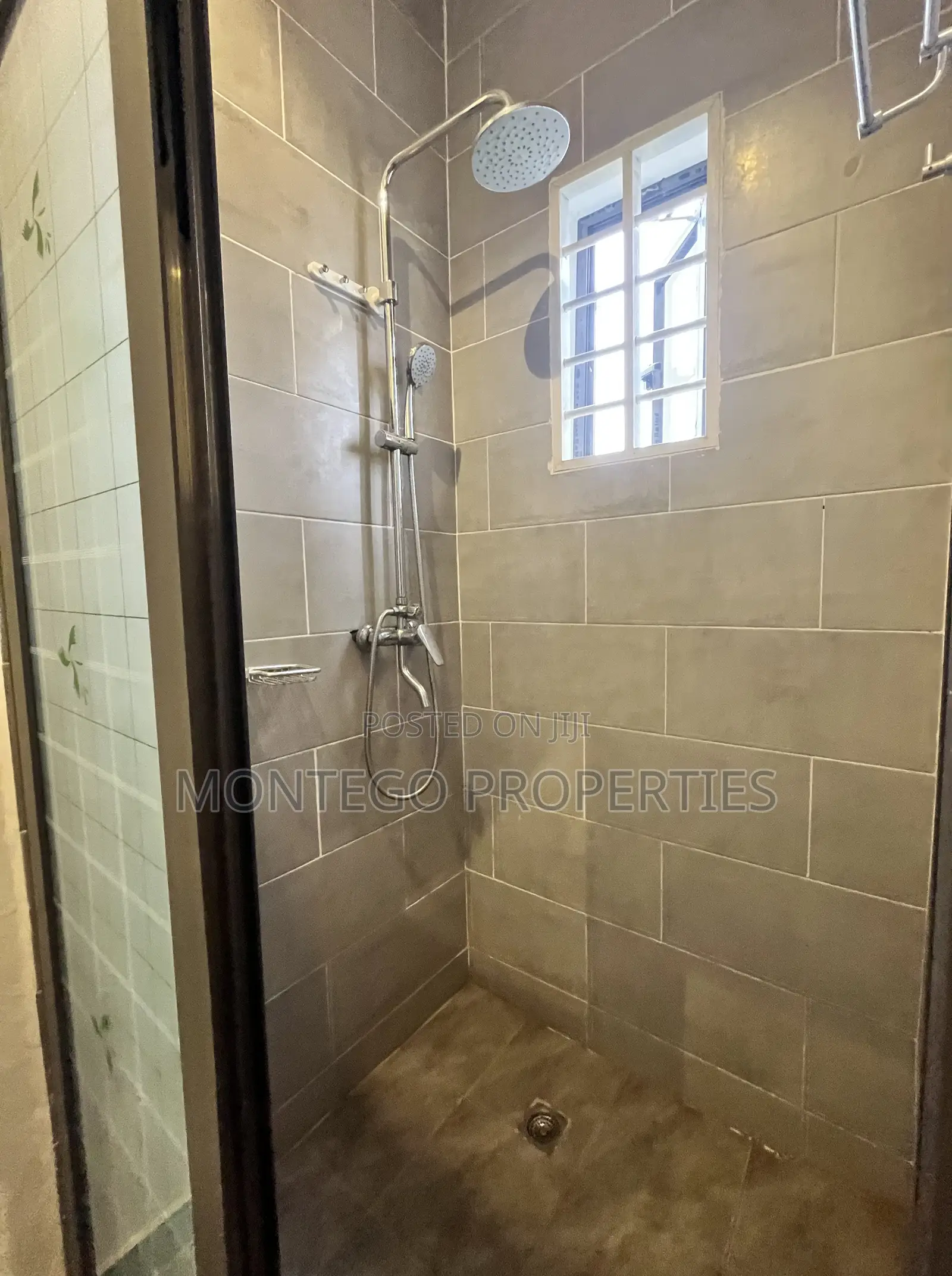 2bdrm Duplex in Adjiringanor, School Junction for sale