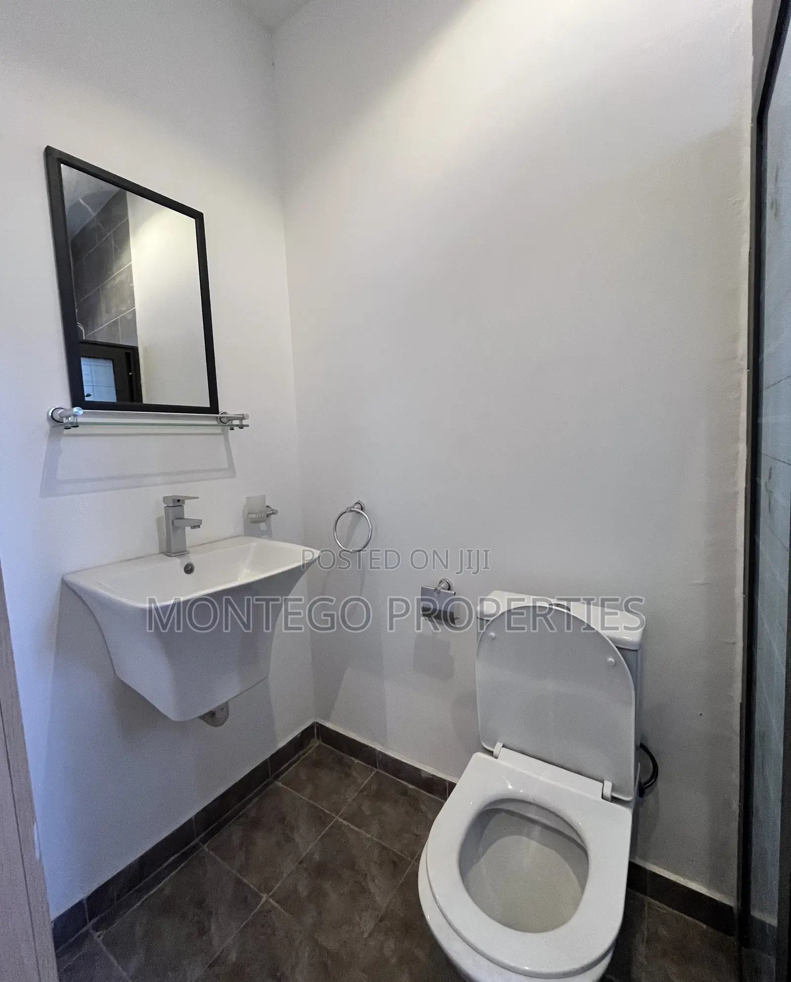 2bdrm Duplex in Adjiringanor, School Junction for sale