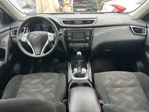 Nissan Rogue S 4dr SUV AWD (2.5L 4cyl CVT) 2015 Silver