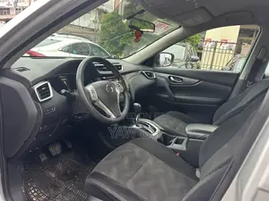 Nissan Rogue S 4dr SUV AWD (2.5L 4cyl CVT) 2015 Silver