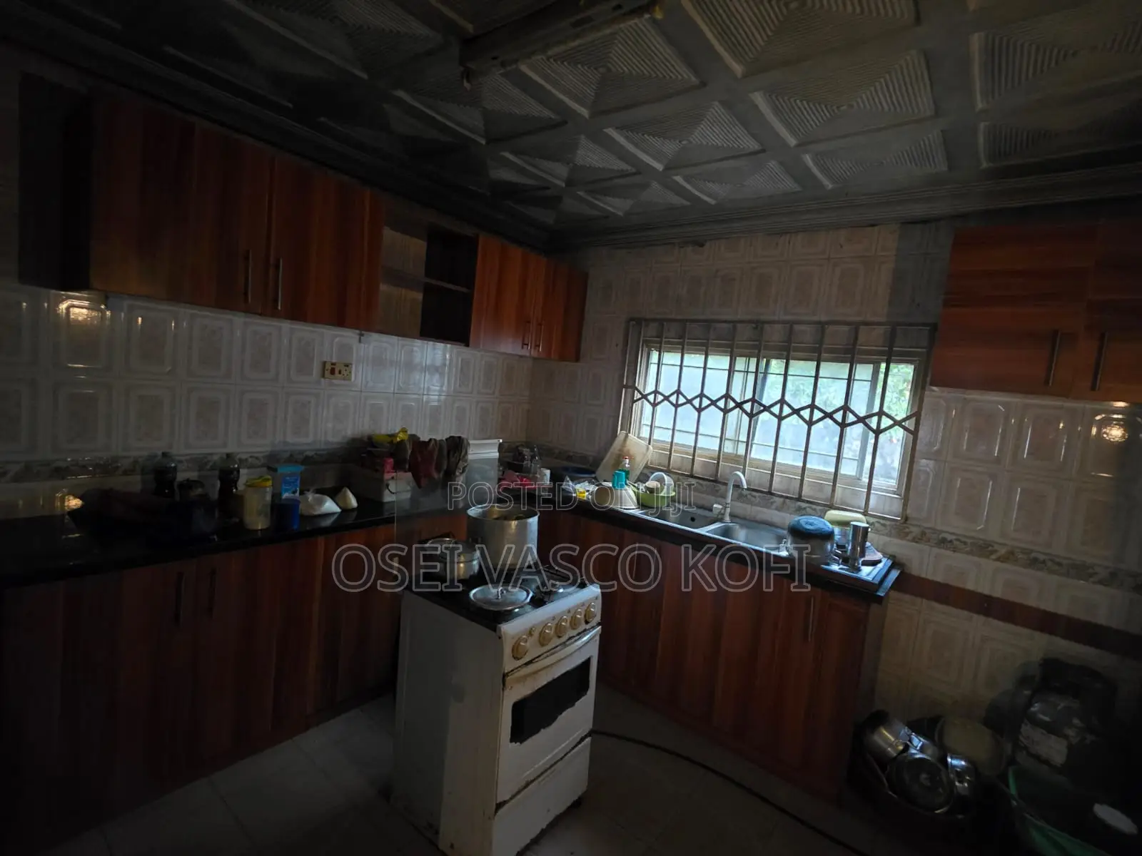 6bdrm House in Meduma, Kwabre for sale