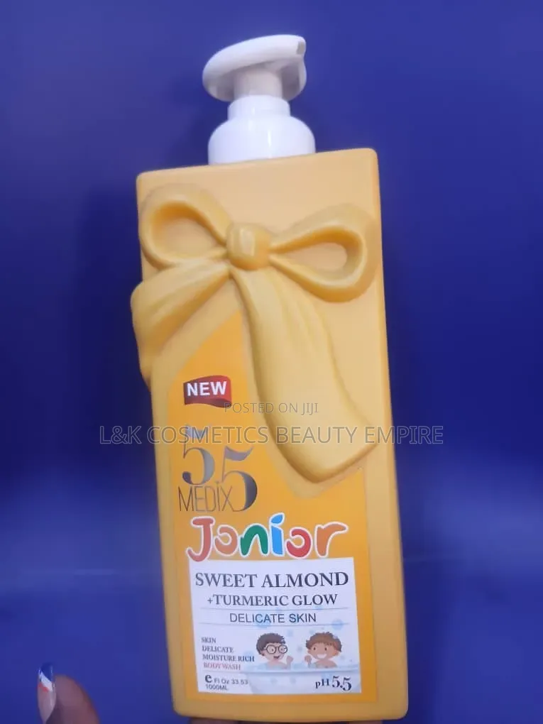Medix 5.5 Skin Fairness + Olive Oil Sweet Almond + Turmeric Glow