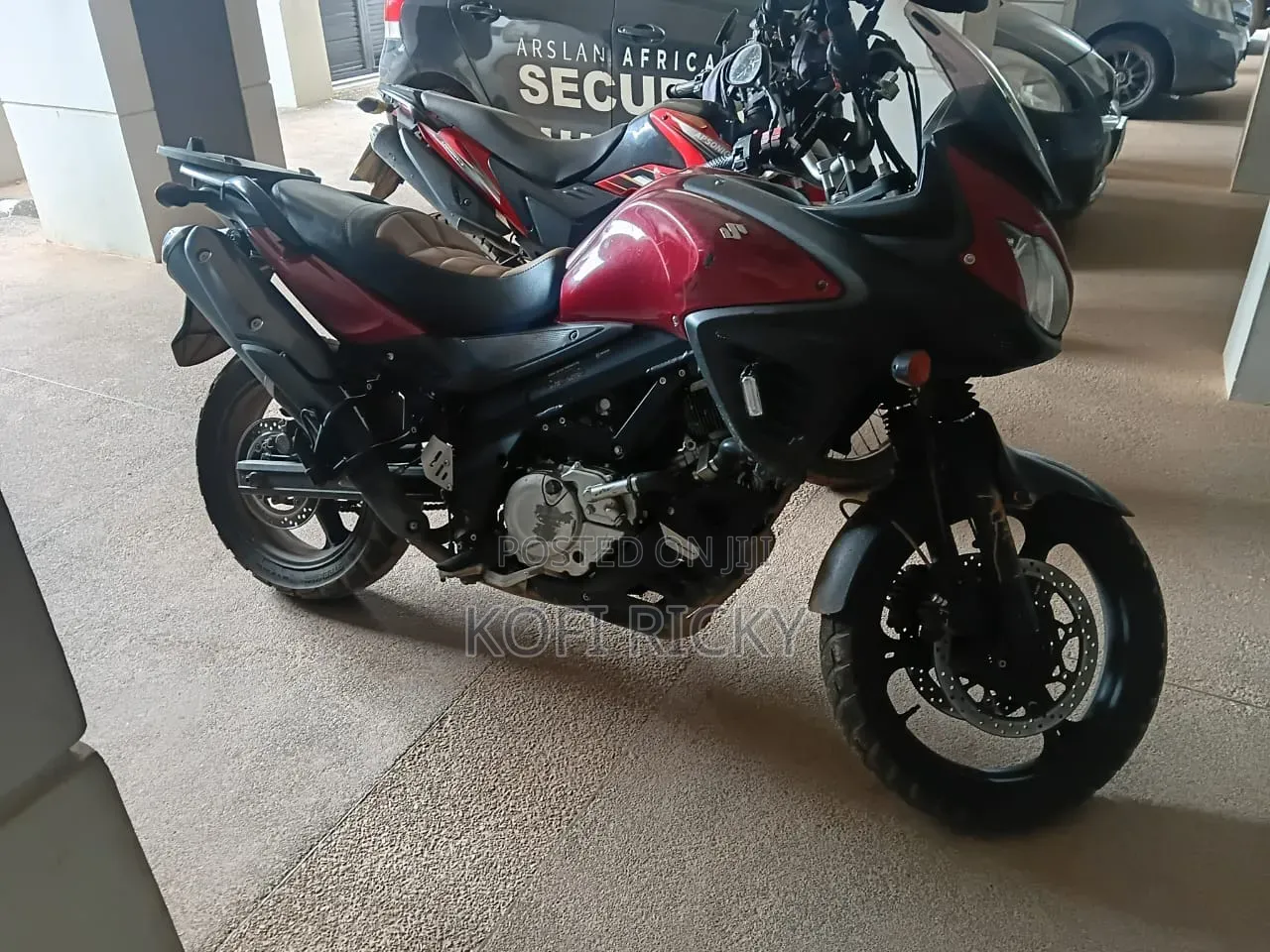 Suzuki V-Strom 2017 Red