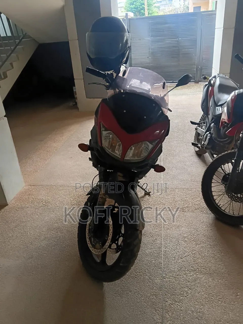 Suzuki V-Strom 2017 Red