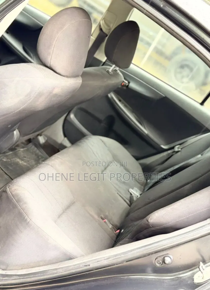 Toyota Corolla 2010 Black