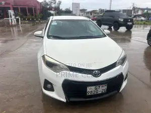 Toyota Corolla 2015 White