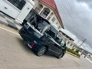 Toyota Voxy 2015