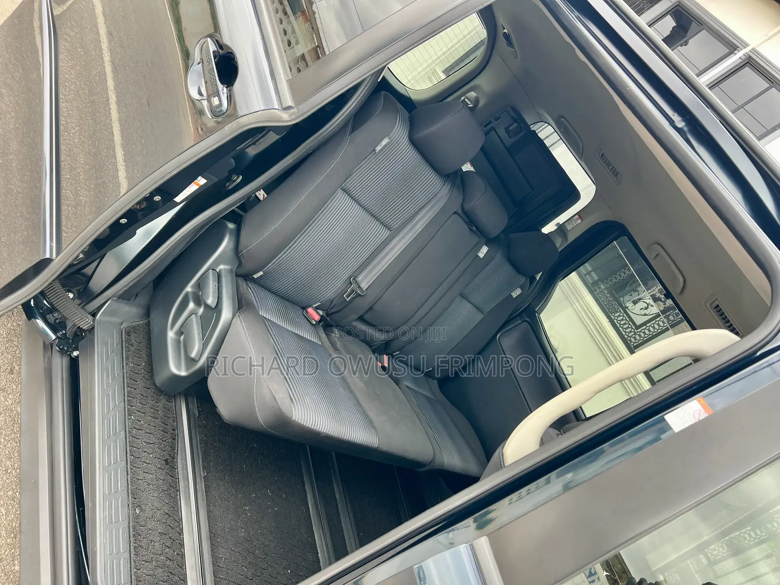 Toyota Voxy 2015