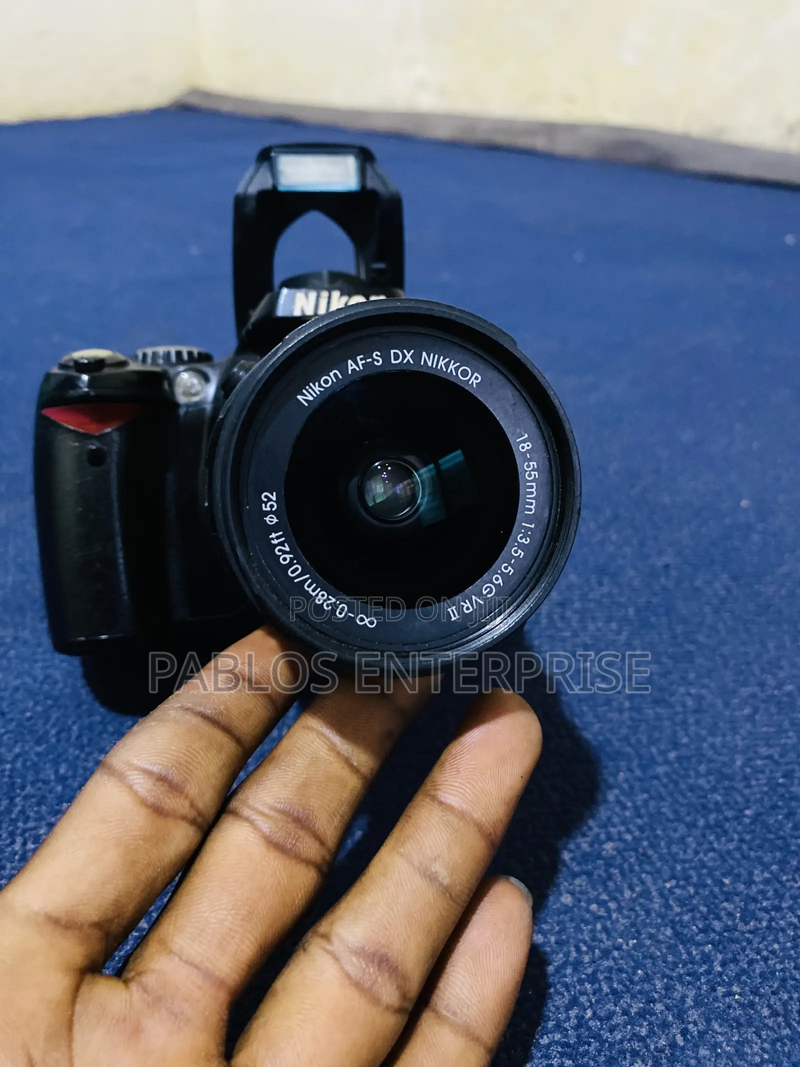 Super Clean Well-Kept Nikon D40 DSLR Camera + 18-55mm Kit Lens