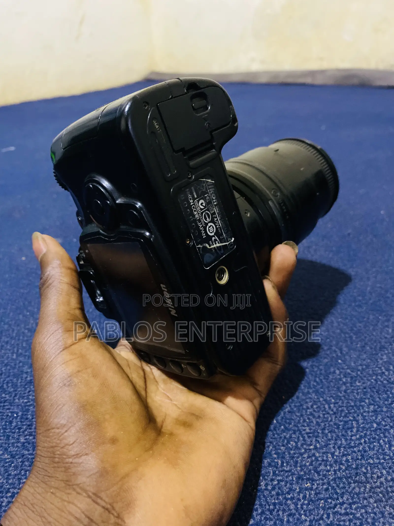 Super Clean Well-Kept Nikon D40 DSLR Camera + 18-55mm Kit Lens
