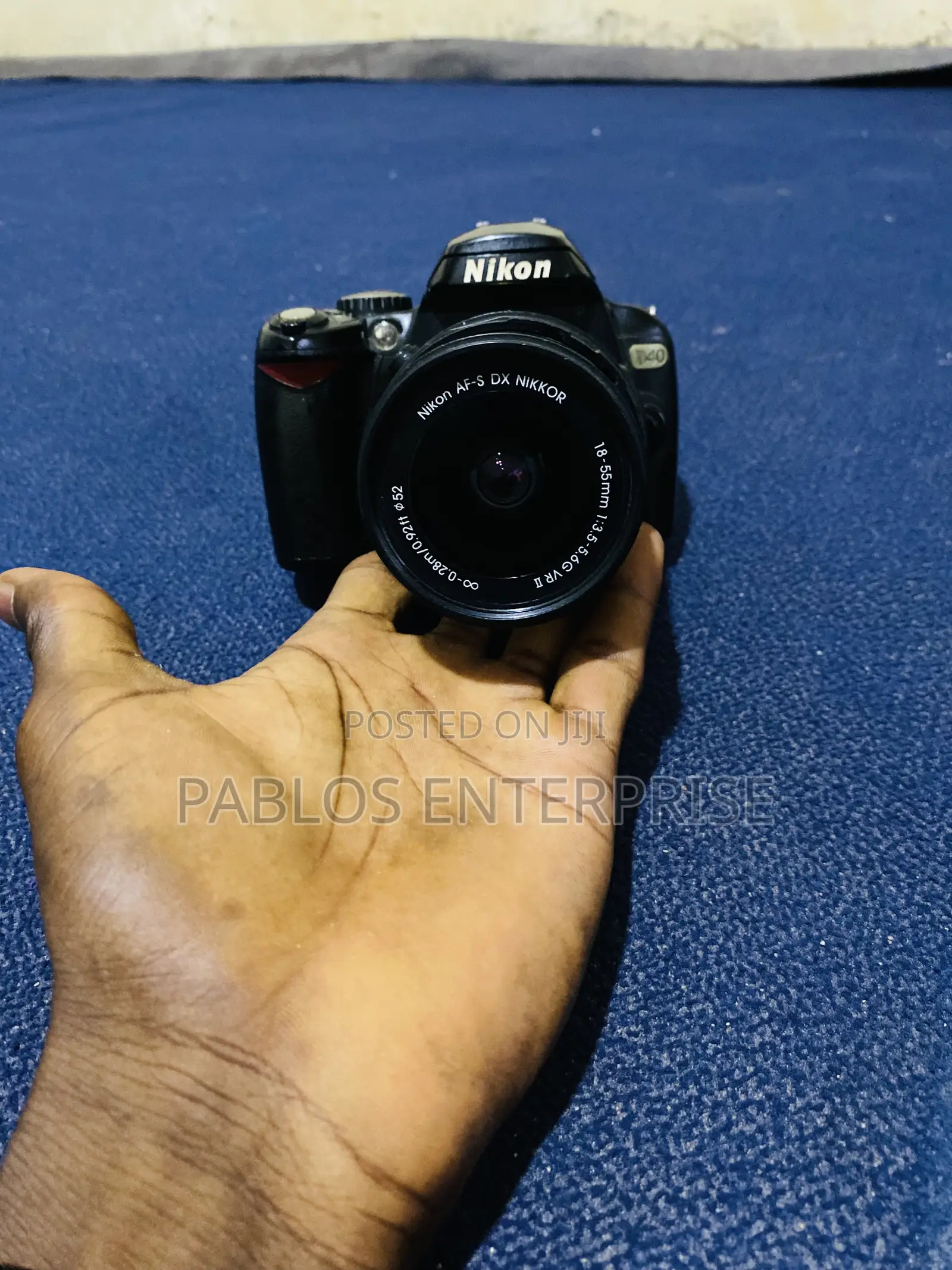 Super Clean Well-Kept Nikon D40 DSLR Camera + 18-55mm Kit Lens