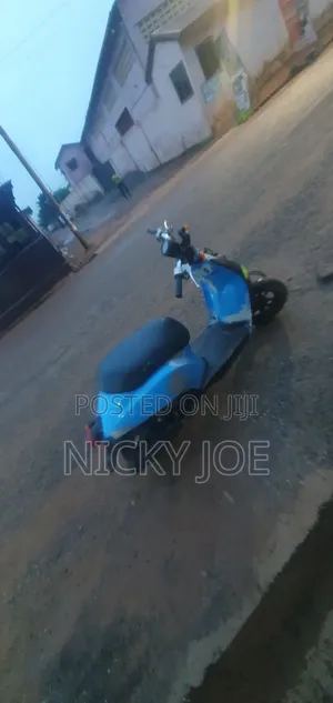 Honda CB 2010 Blue