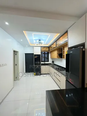2bdrm House in School Junction for sale