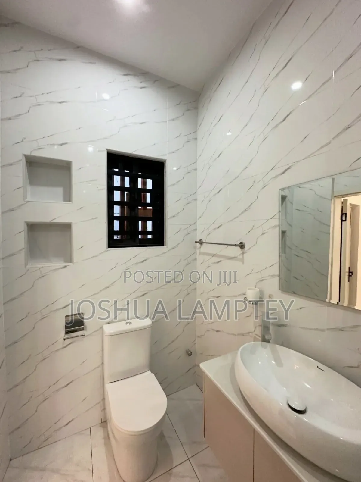 2bdrm House in School Junction for sale