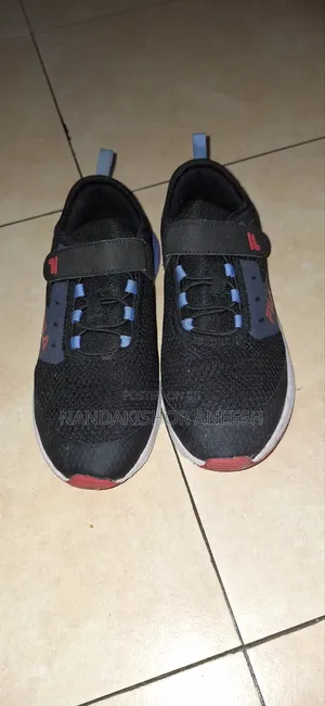 Fila Shpes 3uk Size (Slightly Used)