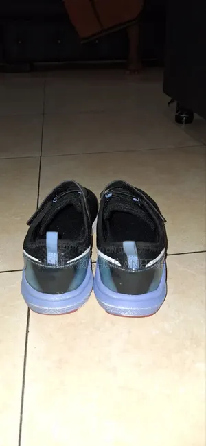Fila Shpes 3uk Size (Slightly Used)