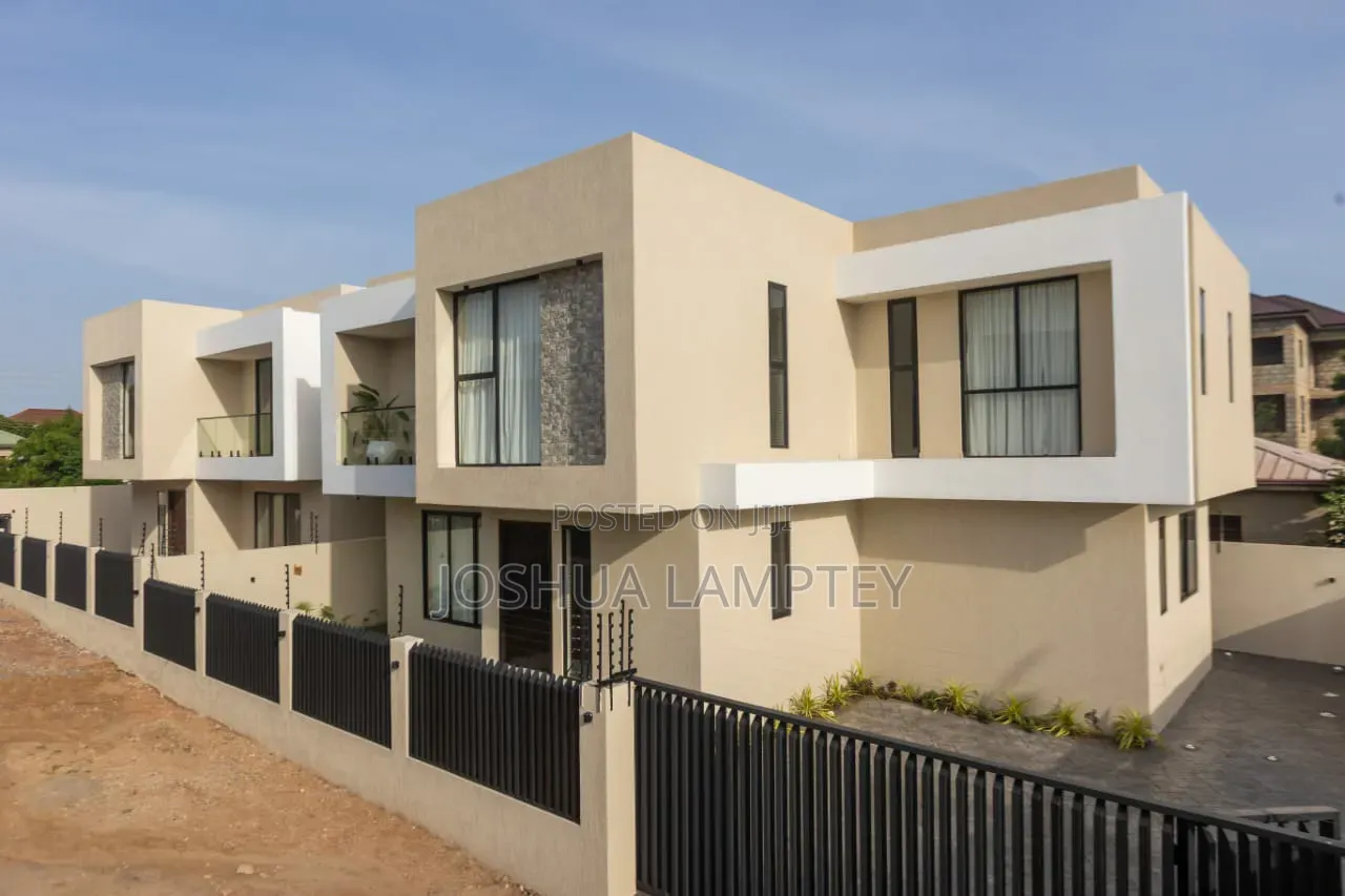 4bdrm House in Oyarifa Kucttam, Owusu Ansah for sale