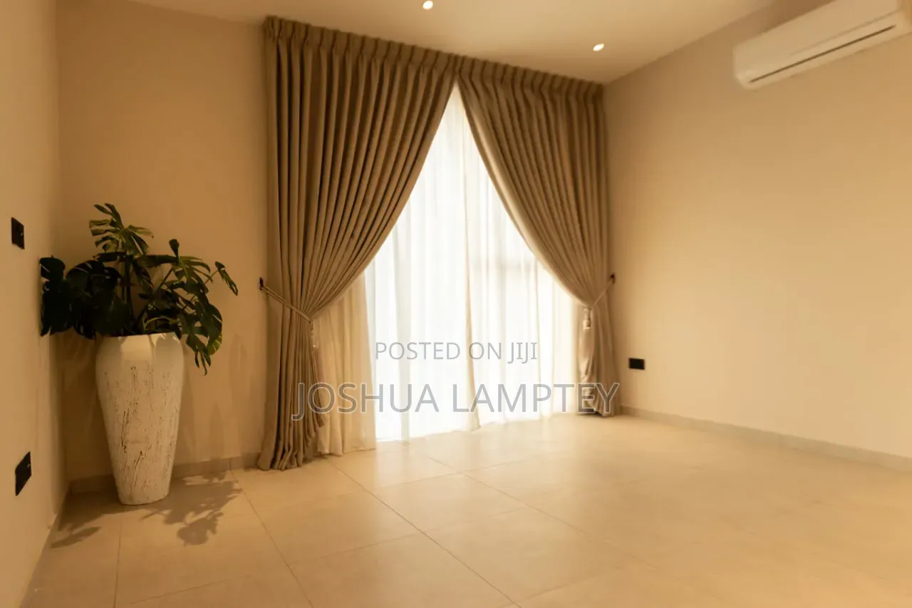 4bdrm House in Oyarifa Kucttam, Owusu Ansah for sale