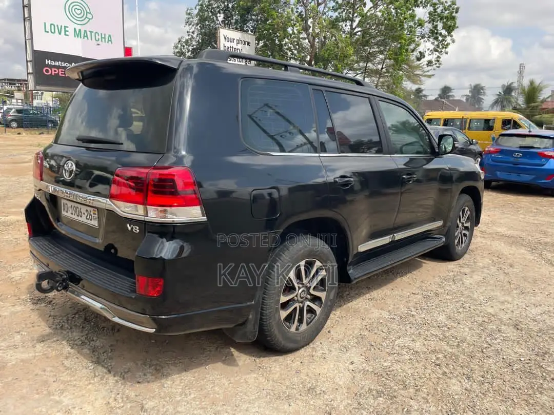 Toyota Land Cruiser 4.5 V8 VXR 2017 Black
