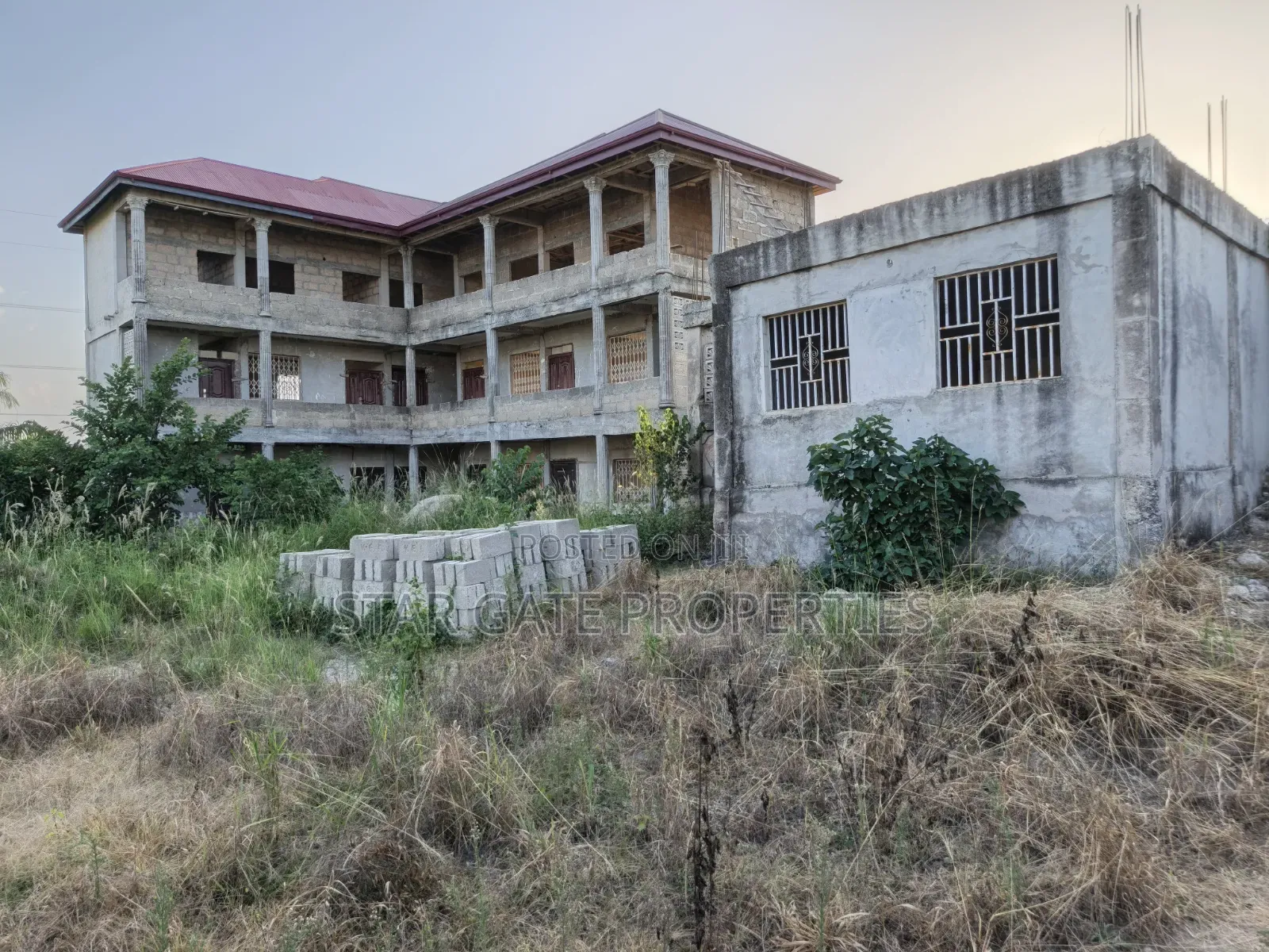 11bdrm House in Adesina (Near, Kumasi Metropolitan for sale