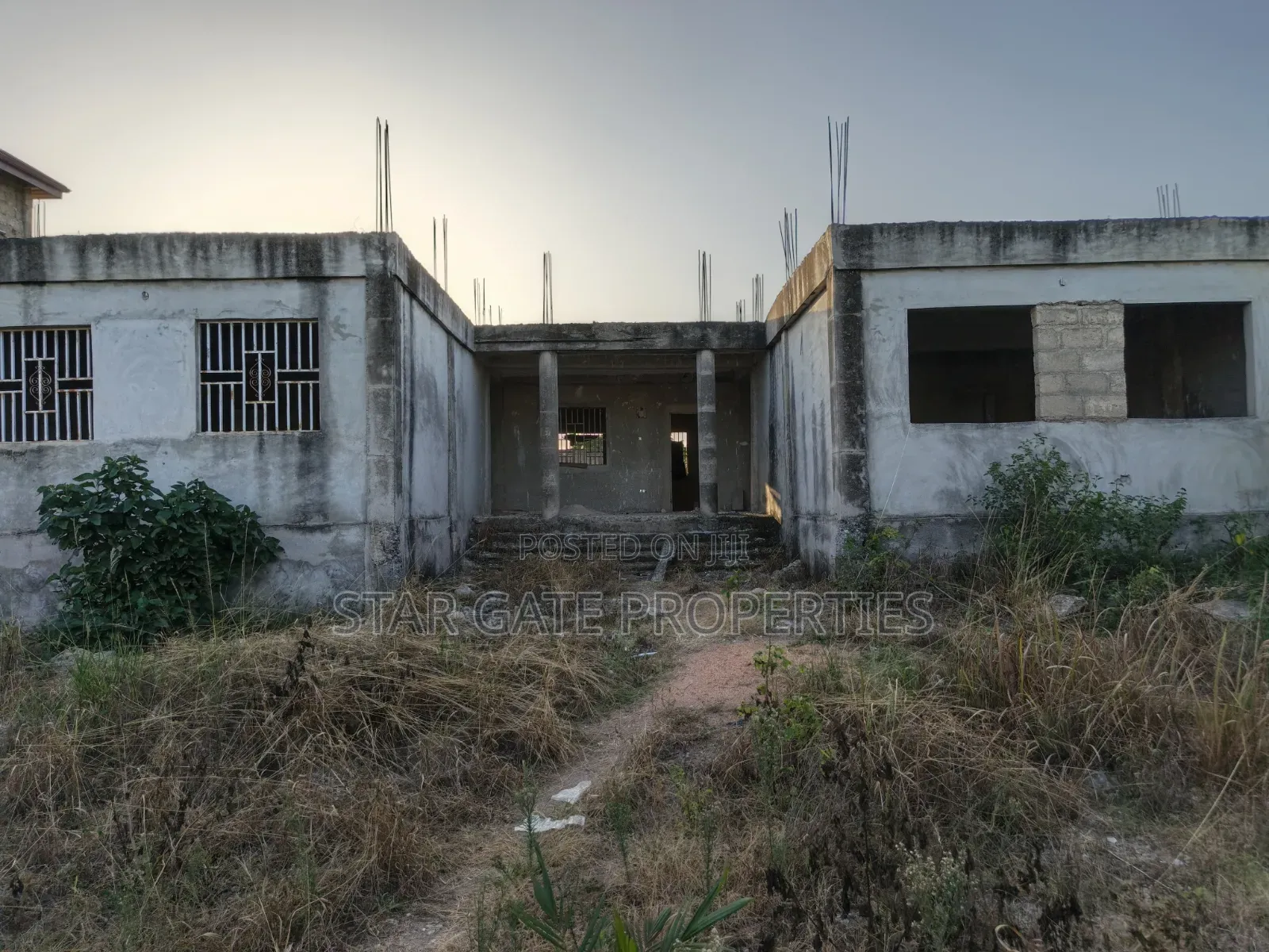 11bdrm House in Adesina (Near, Kumasi Metropolitan for sale