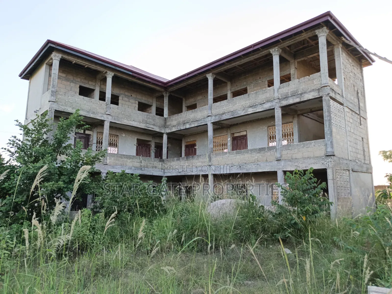 11bdrm House in Adesina (Near, Kumasi Metropolitan for sale