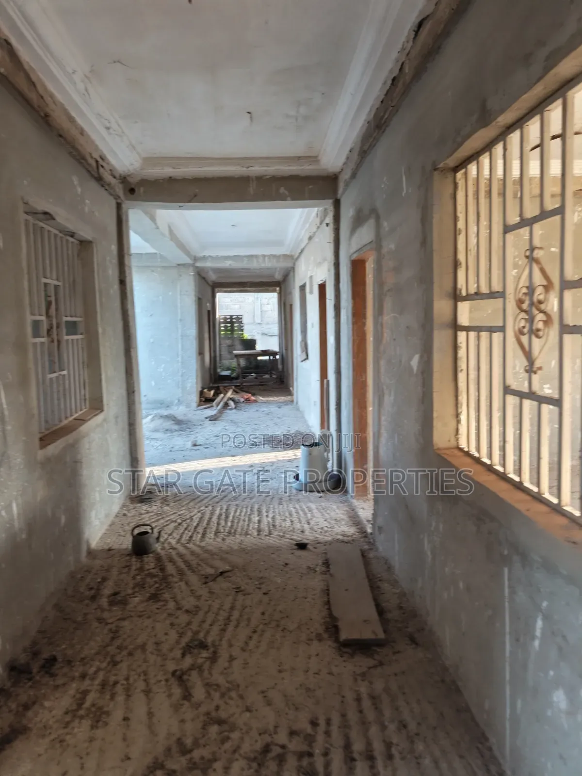 11bdrm House in Adesina (Near, Kumasi Metropolitan for sale