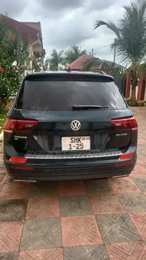 Volkswagen Tiguan 2.0T SE FWD 2019 Green