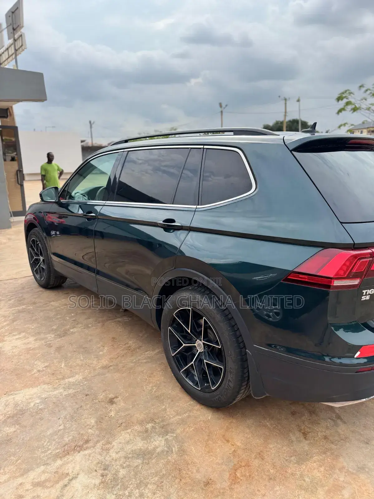 Volkswagen Tiguan 2.0T SE FWD 2019 Green