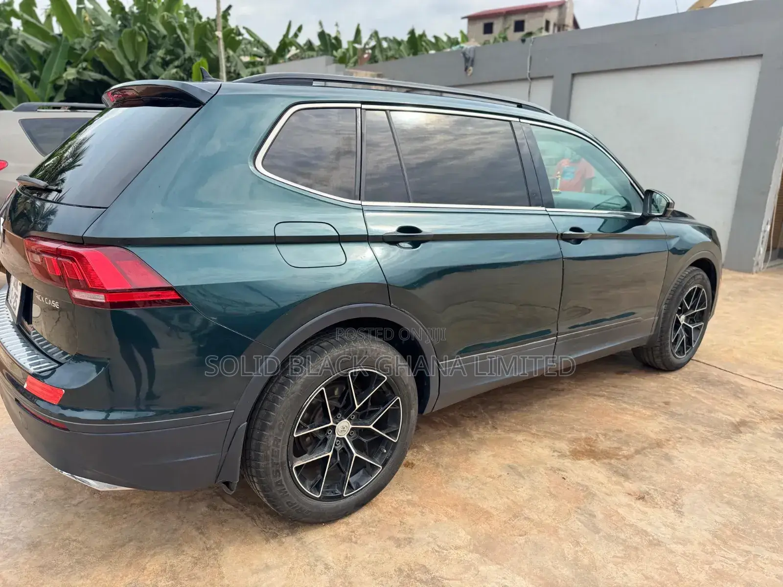 Volkswagen Tiguan 2.0T SE FWD 2019 Green