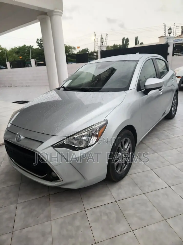 Toyota Yaris 2020 Gray