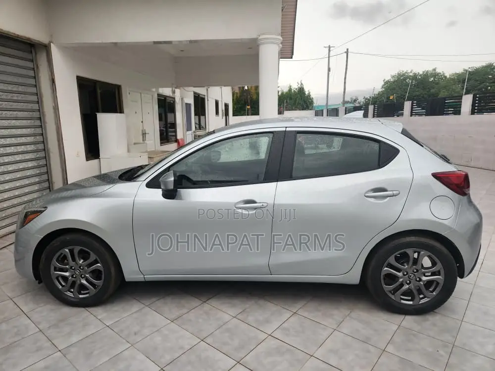 Toyota Yaris 2020 Gray