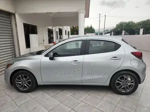 Toyota Yaris 2020 Gray