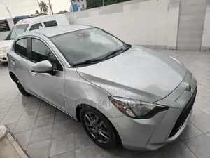 Toyota Yaris 2020 Gray