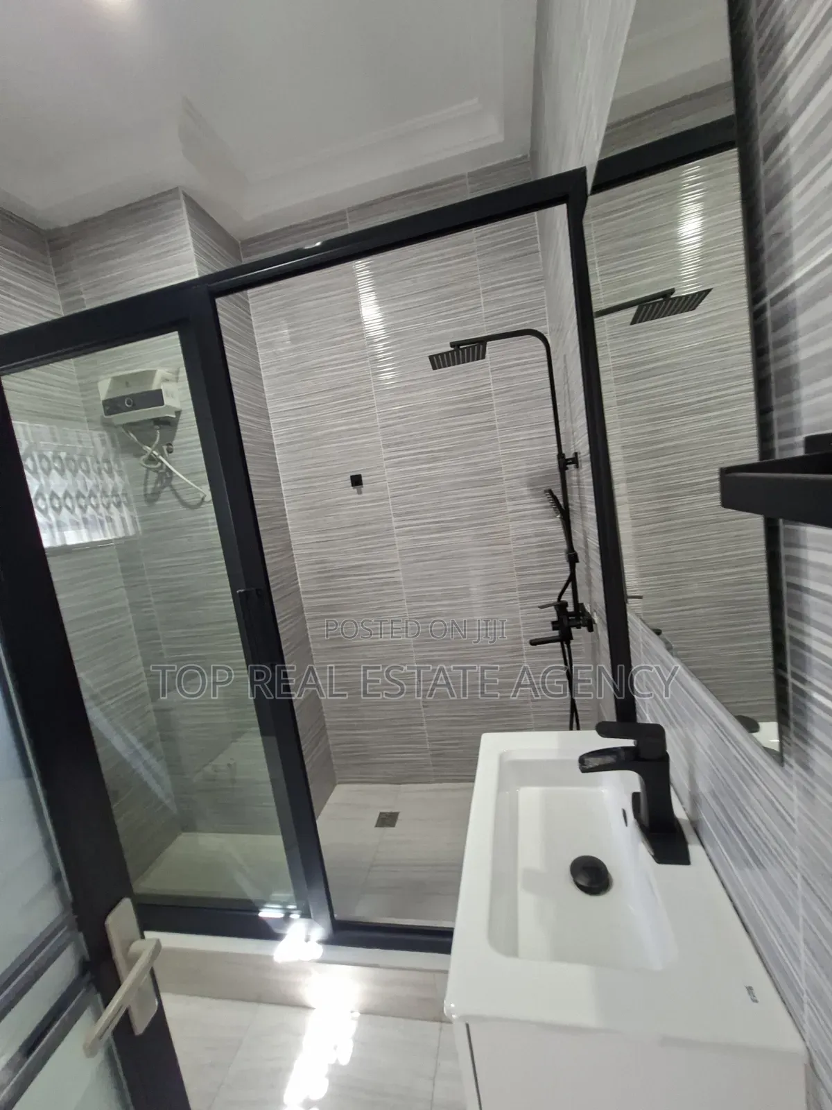 2bdrm Apartment in Oyarifa, Owusu Ansah for rent