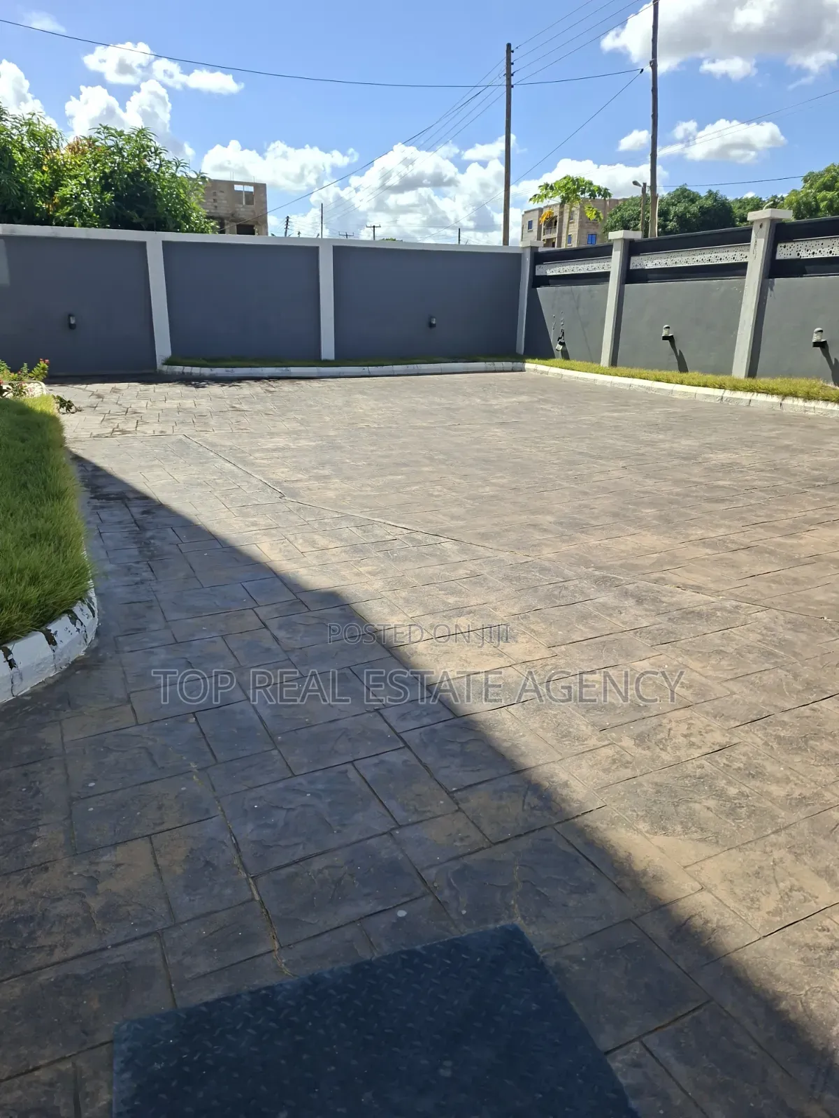 2bdrm Apartment in Oyarifa, Owusu Ansah for rent