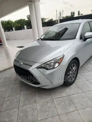 Toyota Yaris 2020 Gray