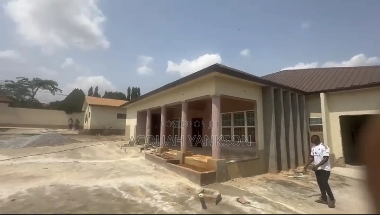 6bdrm House in Kay Properties, Kumasi Metropolitan for sale