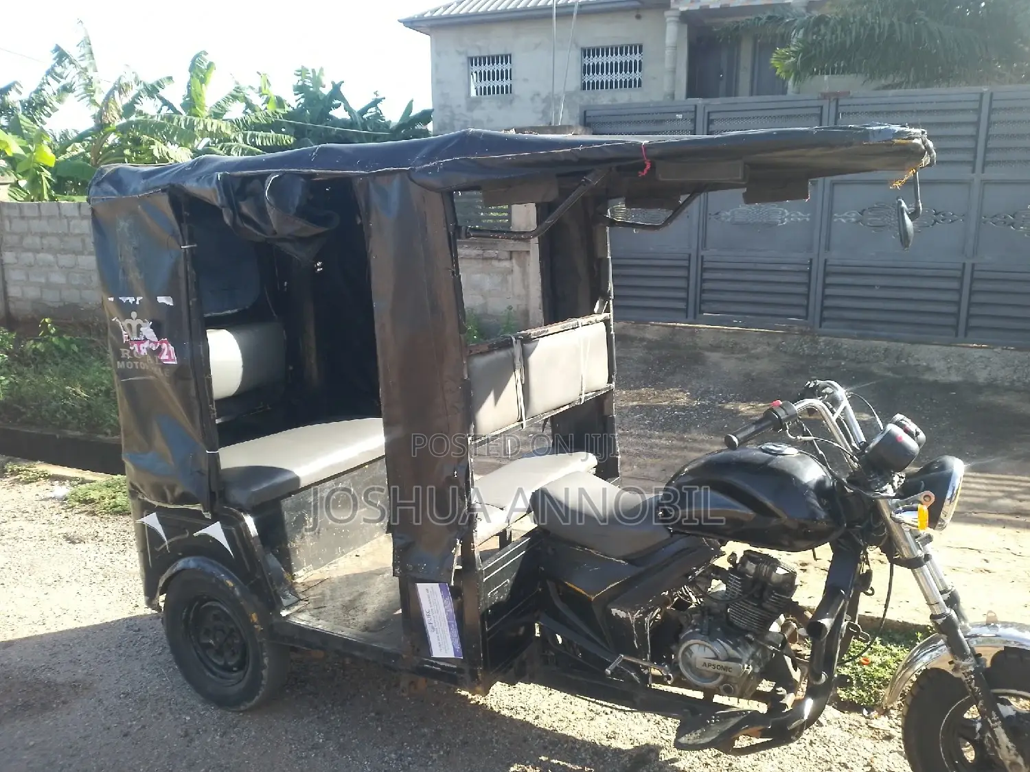 Tricycle 2021 Black