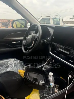 Toyota Highlander XLE AWD 2024 Black