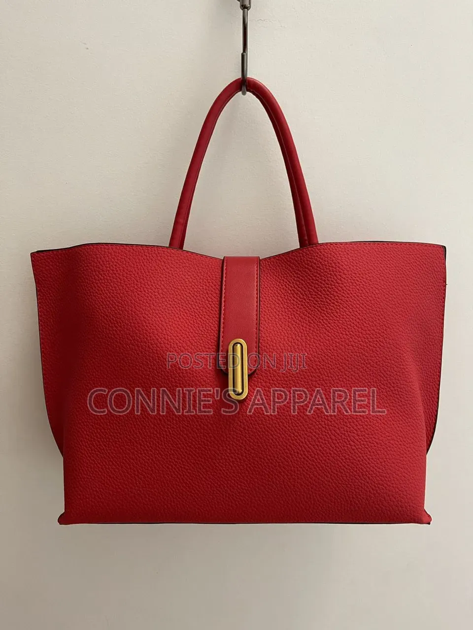 A Must Have Handbags for Ladies