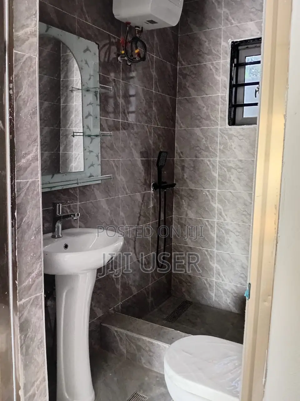 2bdrm Apartment in Ahodwo Daban Hilltop, Kumasi Metropolitan for rent