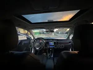 Toyota Corolla S 4dr Sedan (1.8L 4cyl CVT) 2016 White