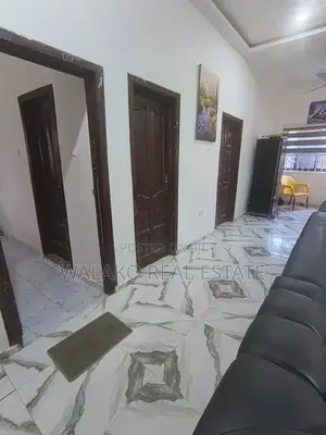 8bdrm Apartment in Ablekuma for sale